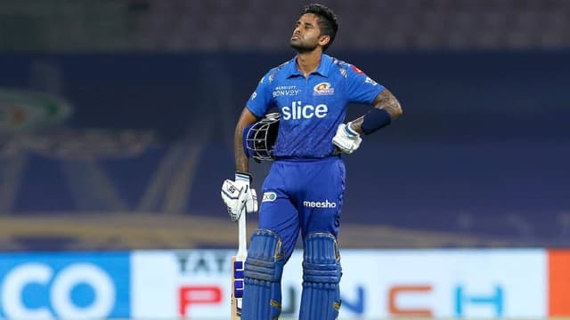 Suryakumar Yadav's Future at Mumbai Indians: Franchise Denies Speculation Amid IPL 2025 Mega Auction