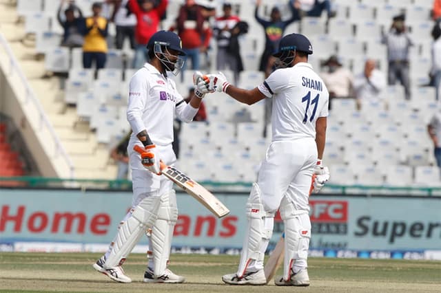 Jadeja slams 175* as India dominate SL