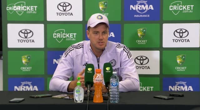 Morne Morkel Criticizes Indian Bowlers for Missing the Mark with Pink Ball Under Lights