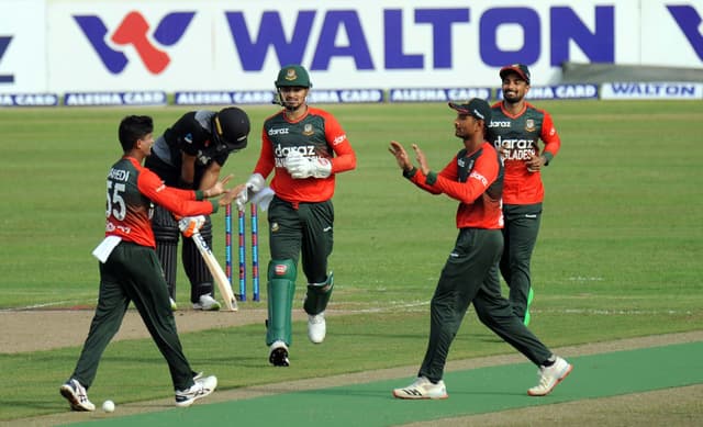 NZ search for answers against in-form Bangladesh