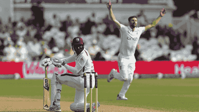 Sinclair ruled out of third Test after receiving blow from Wood