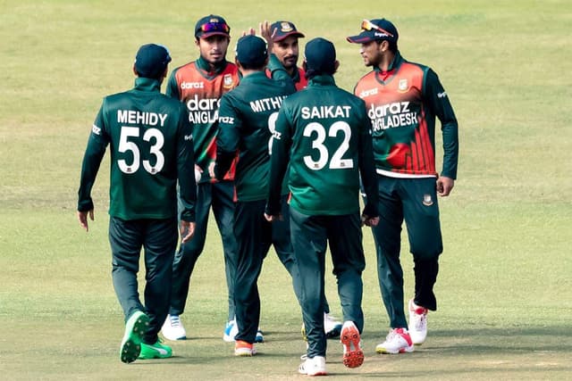 Live: Fizz fit to play as Bangladesh bowl first 