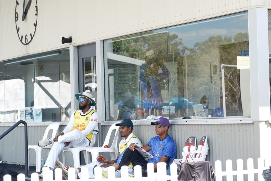 Scenes from Bangladesh Dressing room ©CA