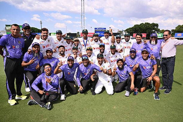 Full Bangladesh team in a frame ©Getty