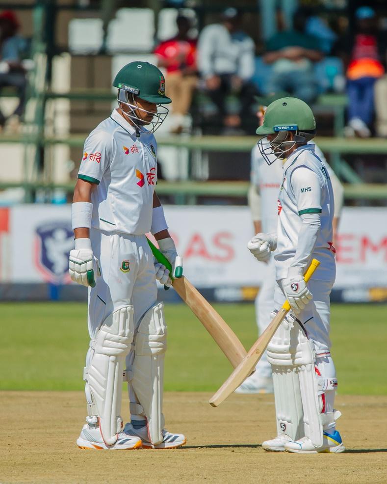 Shanto-Mominul had a good partnership ©ZC