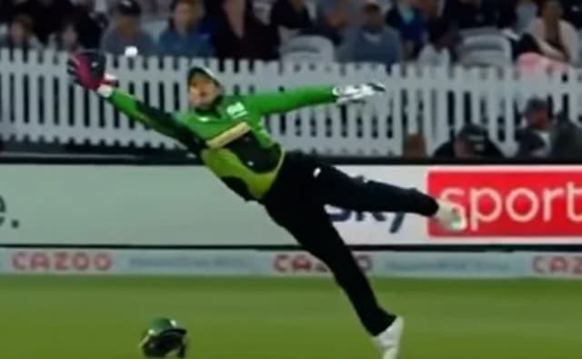 Watch: Quinton de Kock takes a scorcher to dismiss Josh Inglis in The Hundred
