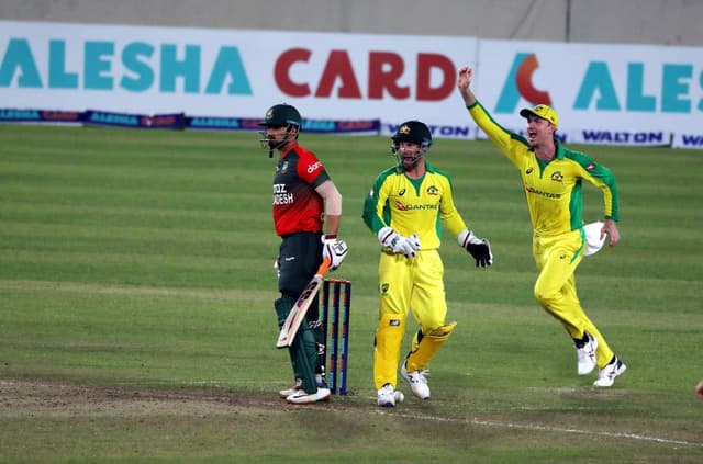 Bangladesh collapse, Christian assault hand Australia first win