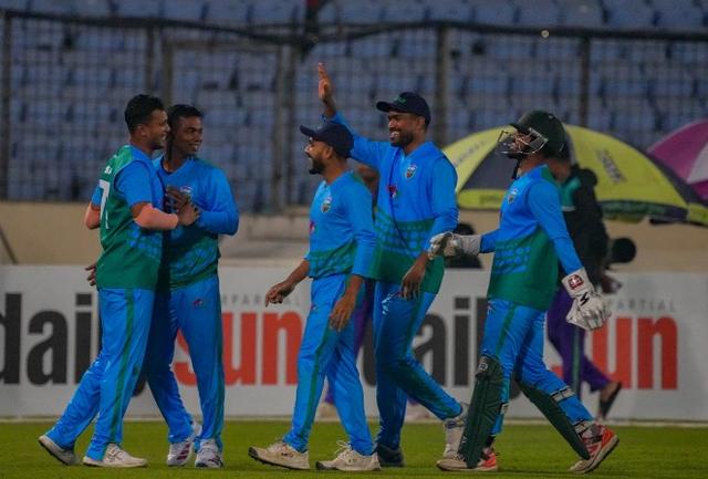 Miraz's Adommo XI beat Shanto's Oporajeyo XI by 3 wickets in Victory Day All Stars match