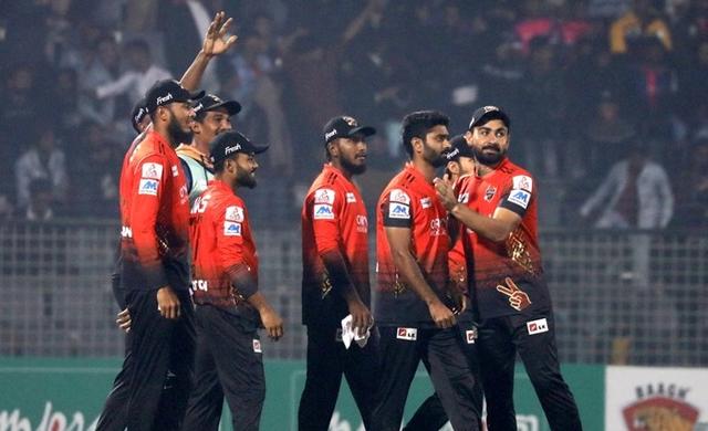 Aliss Islam's fiery spin display secures easy win for Comilla Victorians 