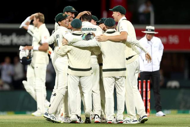 England collapse again to give Australia 4-0 win