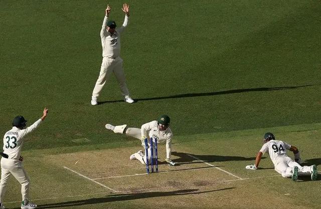 Gritty Pakistani openers show them hope after day 2 in Perth 