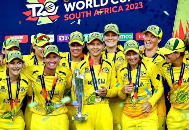 Cricket Australia's $634m pay deal contract favours women cricketers