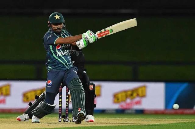 Babar's 79* gives Pakistan easy win against New Zealand 