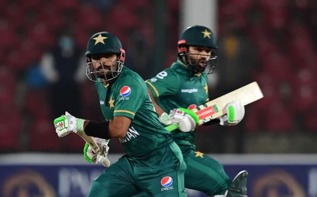 Babar, Rizwan seal Pakistan's best chase and 3-0 sweep