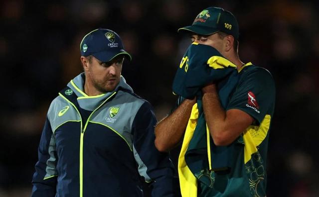 Xavier Bartlett injured in first T20I, Ben Dwarshuis flies in for ODI cover