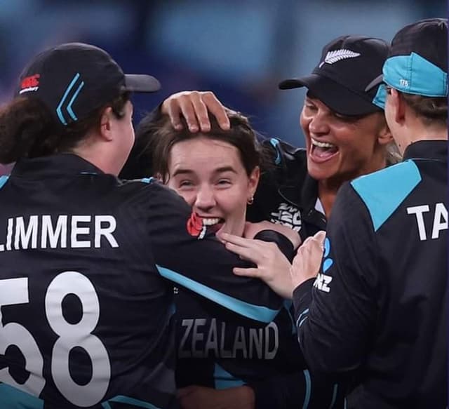 Carson, Kerr star to take New Zealand through the semifinals for the first time after 2016 