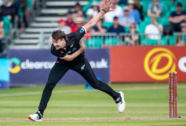 Blair Tickner to play for Derbyshire in 2025 season