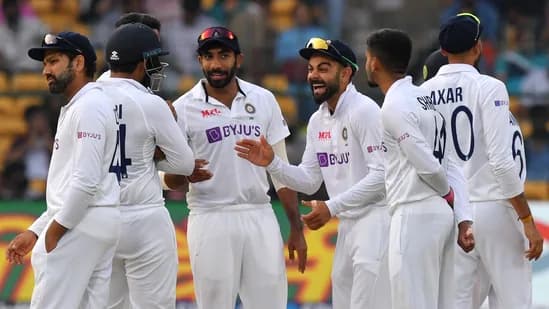 India complete whitewash, Karunaratne ton in vain