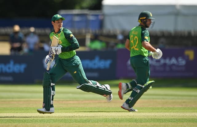 Malan, de Kock tons fire SA to level series