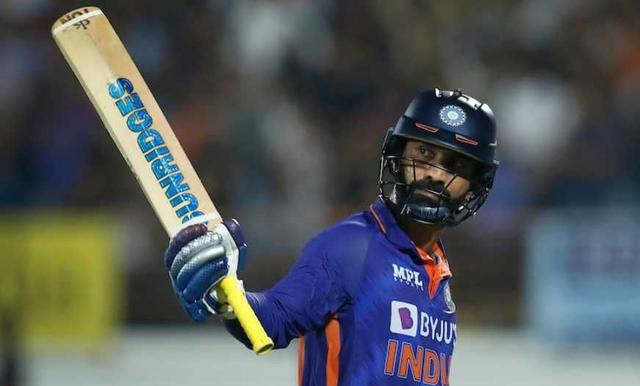 Hayden questions Karthik's role in the Indian team