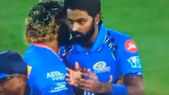 Watch: Mumbai Hardik Pandya pushes away Sri Lankan Lasith Malinga 