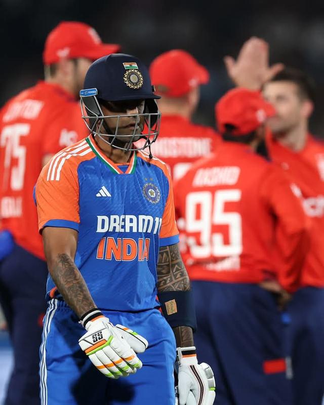 Duckett, Rashid star as England bounce back in the T20I series