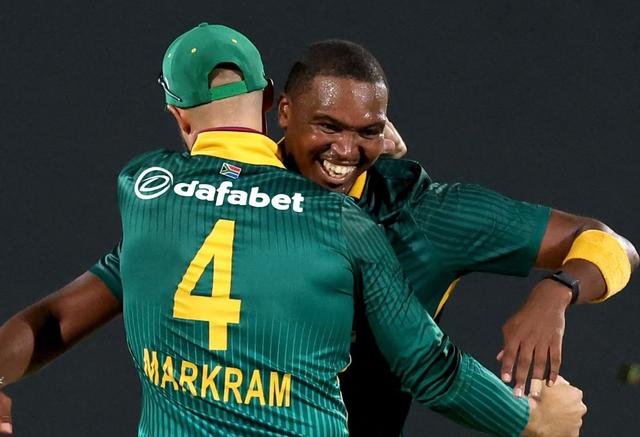 Josh Inglis' valiant efforts in vain as South Africa seal the ODI series