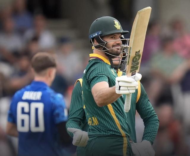 South Africa thrash England in Leeds to kick off the ODI series