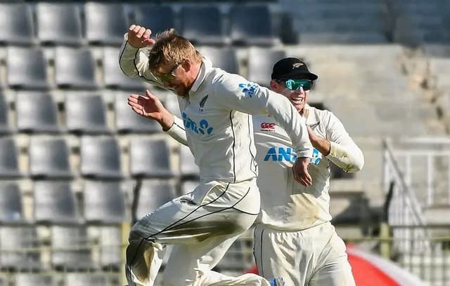 Glenn Phillips runs riot as his 4 wicket haul decimates Bangladesh to 310-9 after day 1 