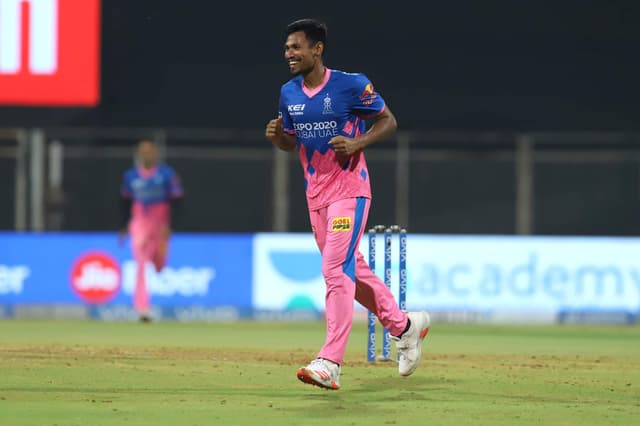 Don't let it finish in this over: Parag to Fizz before sensational heist