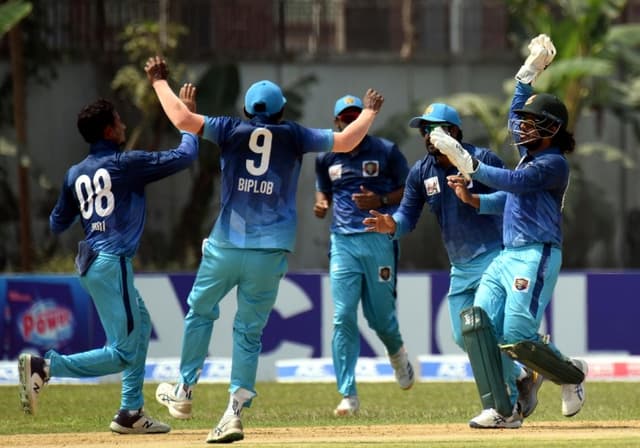 Prime Bank collapse for 89 as Gazi Group register huge victory in DPL