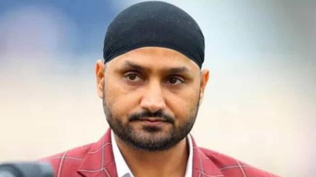 Dhoni outclassed the computers: Harbhajan