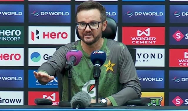 Pakistan edge Bangladesh by 11 runs, Hesson points out key difference between Dubai and Mirpur pitches