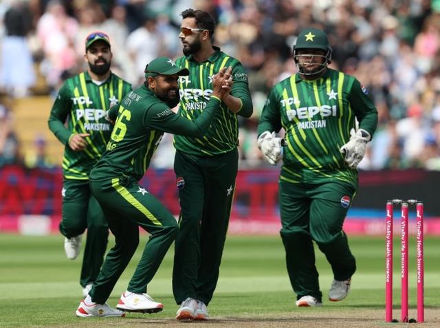 Who is better than me: Imad Wasim