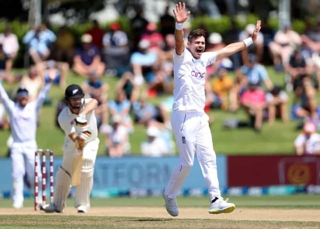 Pacers crush New Zealand as England take the first test by 267 runs