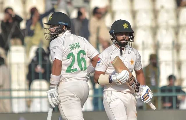 Multan Test back in balance after Pakistan's fight back 