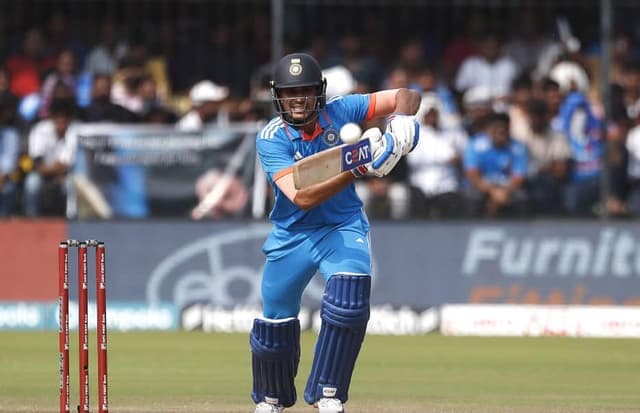 India's batting coach Vikram Rathour shares health update on Shubman Gill