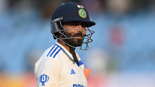 Sanjay Manjrekar Criticizes Ravindra Jadeja's Struggles Against Spin After Nathan Lyon Dismissal in Melbourne Test