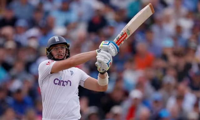 "He's got shades of Gilchrist" - David Lloyd heaps praise on England youngster