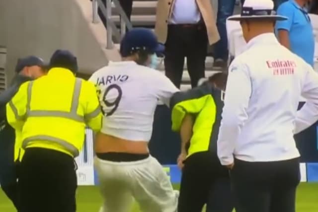 Watch: Popular prankster Jarvo invades turf as India's no.4 batsman