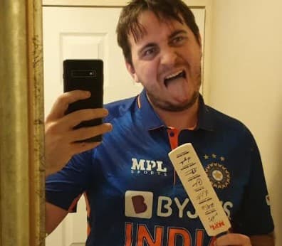 Notorious pitch invader Jarvo 69 'offers to help' needy Indian team