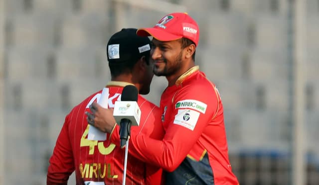 Live: Comilla Victorians opt to bat first in BPL 2022 final