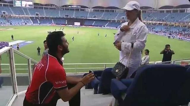 Kinchit Shah proposes to his girlfriend after match against India