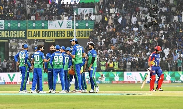 Multan Sultans beat Karachi Kings
