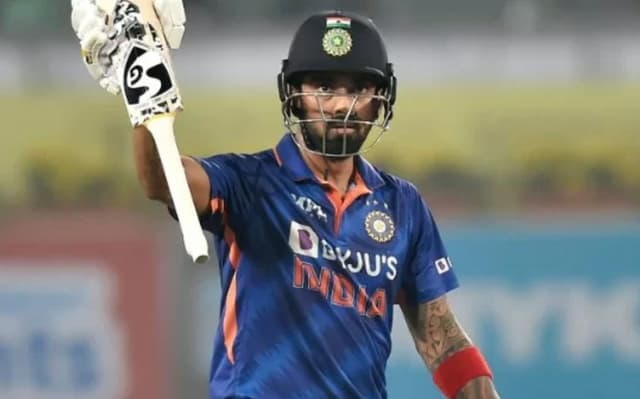 Tiwary questions Rahul's appointment as skipper