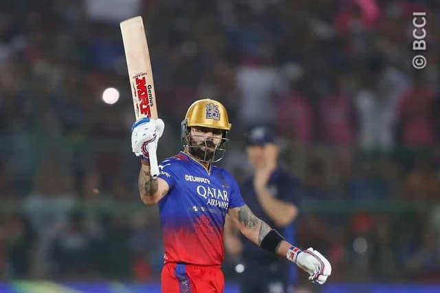 Junaid taunts Kohli for slow century