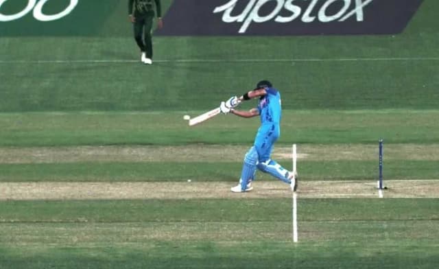 Twitter reacts after umpire's no-ball controversy in India-Pakistan clash 