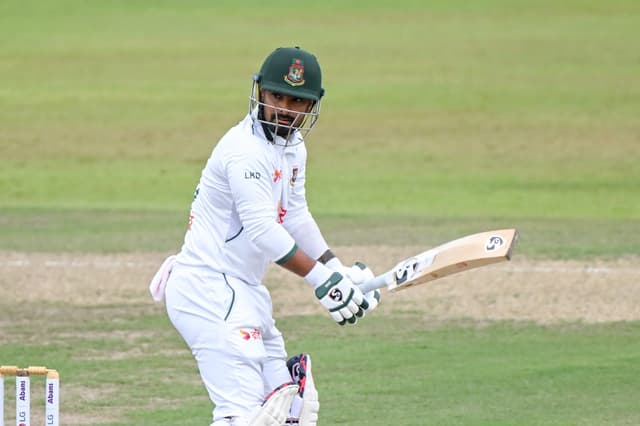 Sri Lanka edge ahead of Bangladesh on the opening day of Colombo Test