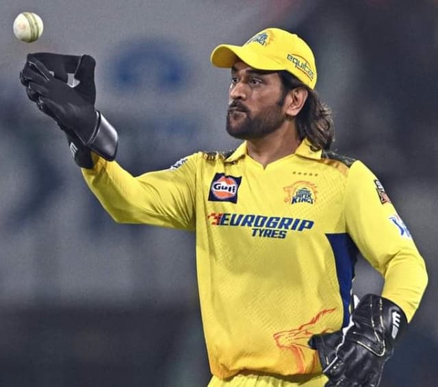 MS Dhoni becomes the first player to take 150 catches in IPL