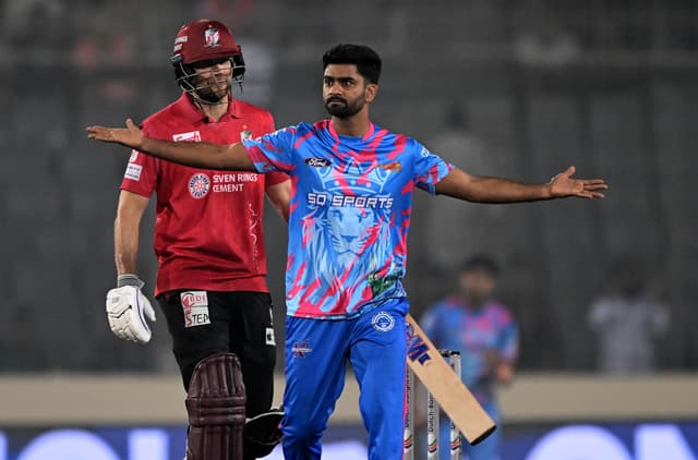 Parvez Hossain Emon stars to lead Chittagong Kings a fine victory